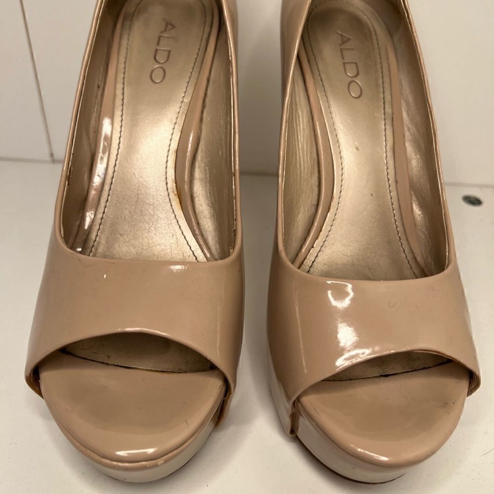 Aldo Beige 5” Heel 1.5” lift size 41 EU or 10 CA pump